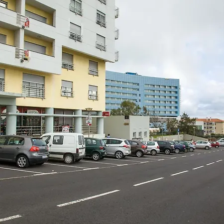 T3 In Downtown With Sea View 蓬塔德尔加达