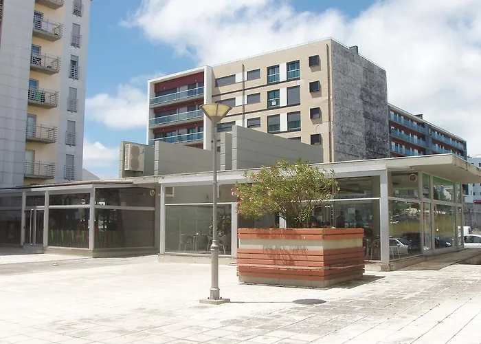 T3 In Downtown With Sea View 蓬塔德尔加达